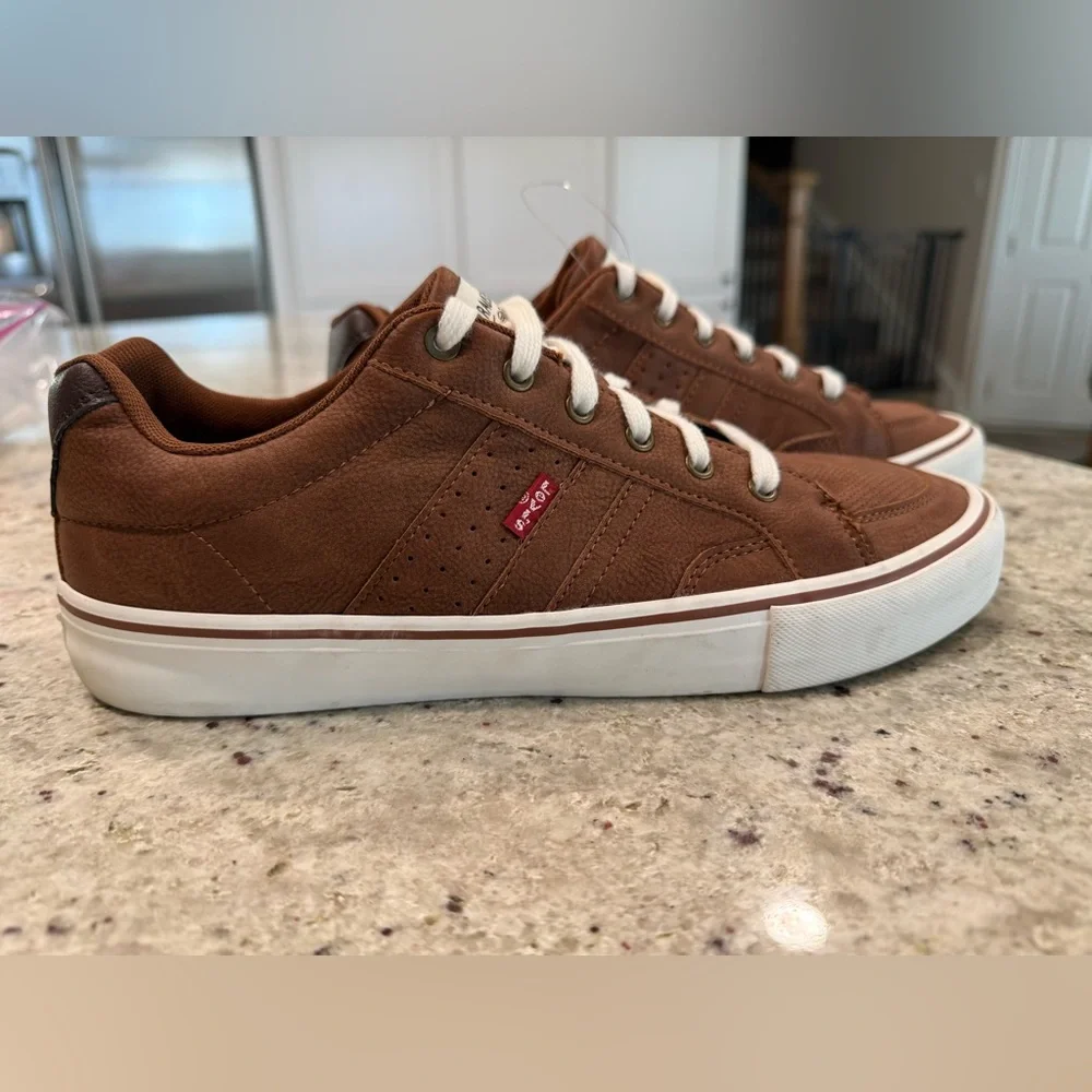 Levi's Men's Charter Brown and White Sneakers “NWOT”